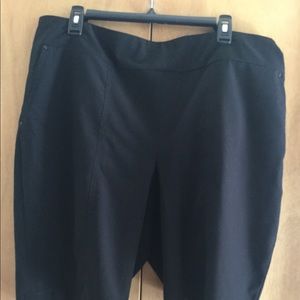 Women’s Chico’s Zenergy Black Shorts 3 or xl